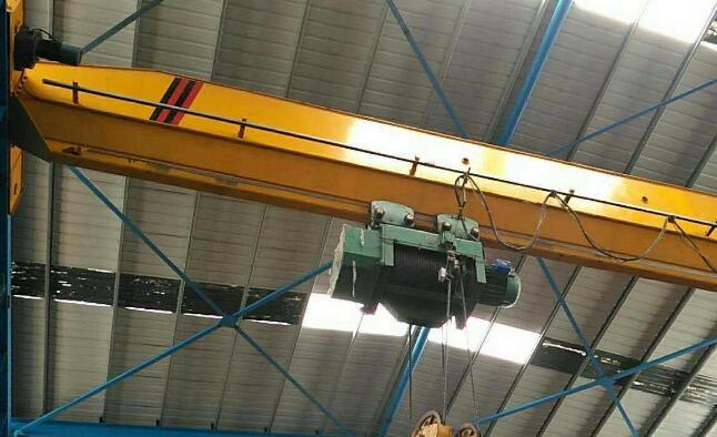 山东桥式蜜桃视频APP下载机**滑触线有火苗是怎么回事 山东桥式蜜桃视频APP下载机**滑触线有火苗是怎么回事