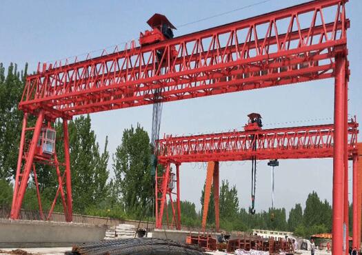 提梁机上方的吊杆装置，单杆和双杆有什么作用？