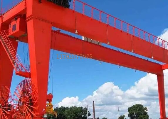 双梁吊钩门式蜜桃视频APP下载机深受用户追捧，那么投资一台多少钱呢? 