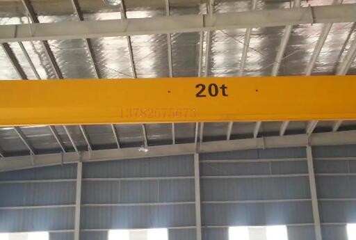 桥式蜜桃视频APP下载机在吊装融化金属材料时要具有什么操作方法？