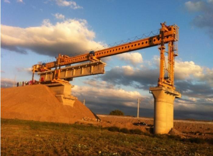 TJ180铁路架桥机图片