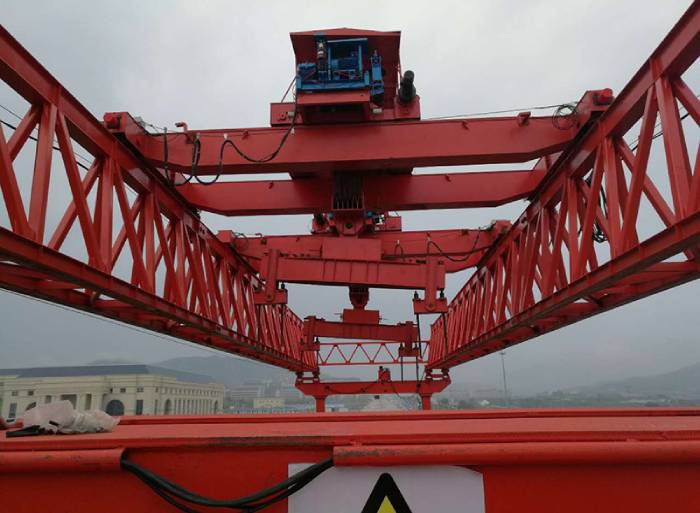 JQJ240T-40M公铁两用架桥机